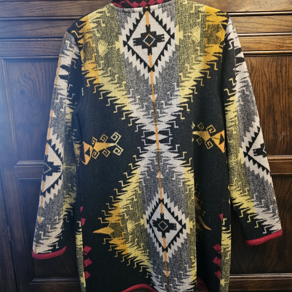 Women's Multicolor Patterned Coat - Picture 8 of 12
